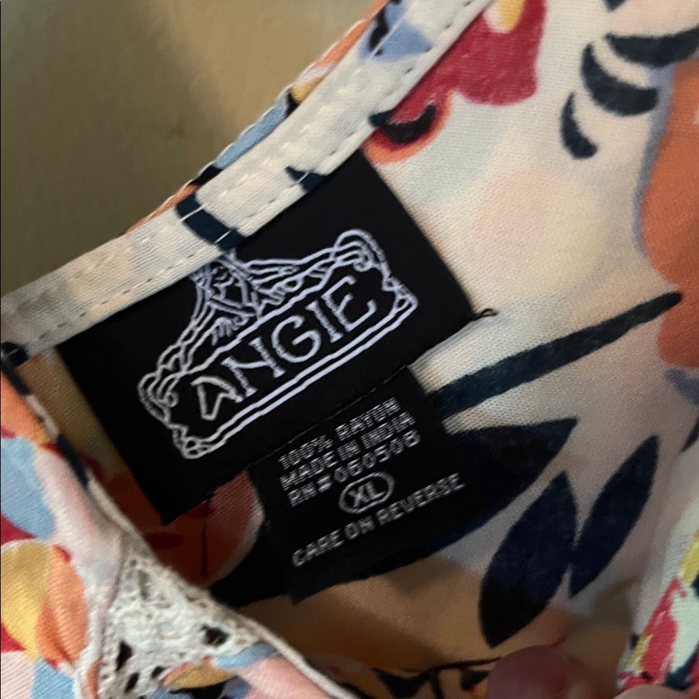 Angie Multicolor Floral and Geometric Tank Top XL NWT - Picture 2 of 8